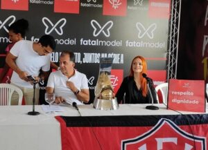 Fatal-Model-faz-proposta-de-R-200-milhoes-para-fazer-parte-do-nome-do-Vitoria-entenda