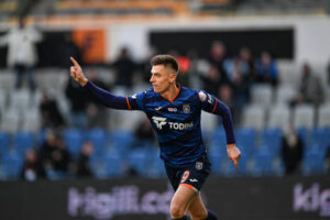 1A449DE4-7A9D-4728-8966-FC6FD8E775F6