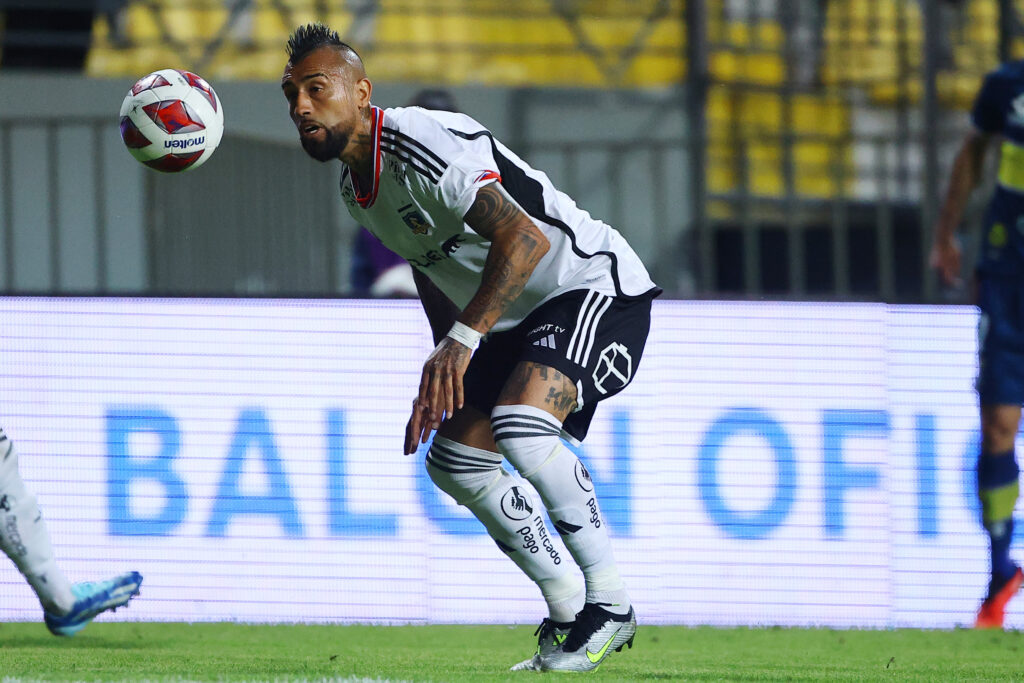 Everton v Colo Colo - Copa ViÒa 2024