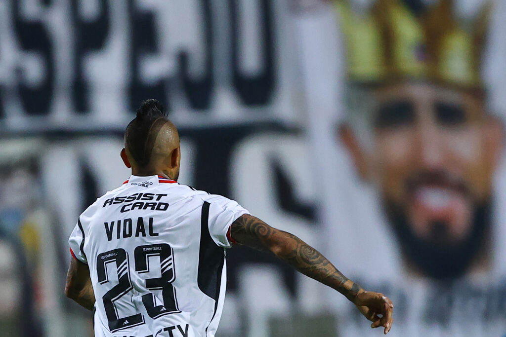 Everton v Colo Colo - Copa ViÒa 2024