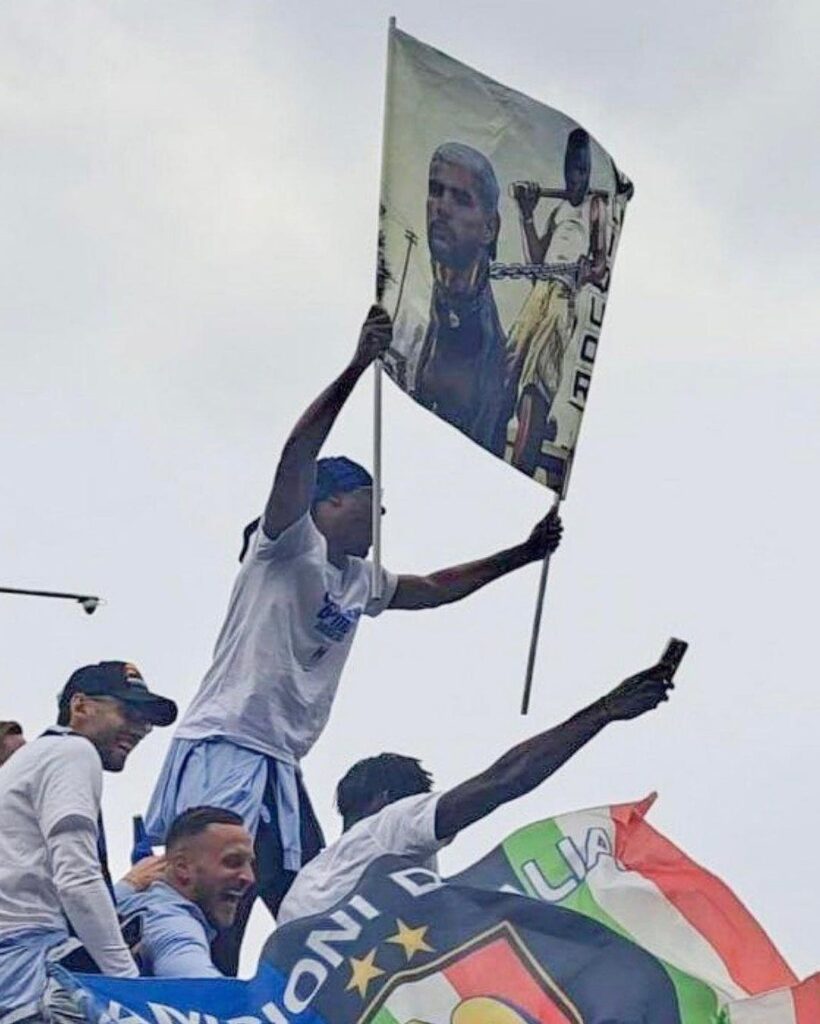 Dumfries sfotte Theo Hernandez