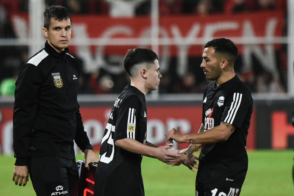 Argentine Player Debuts at 14 years old and Beats Sergio Agüero's Long-standing Record