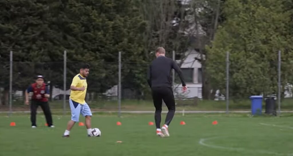 6CCA2AF8-8FBD-407E-B78B-73A465245E17