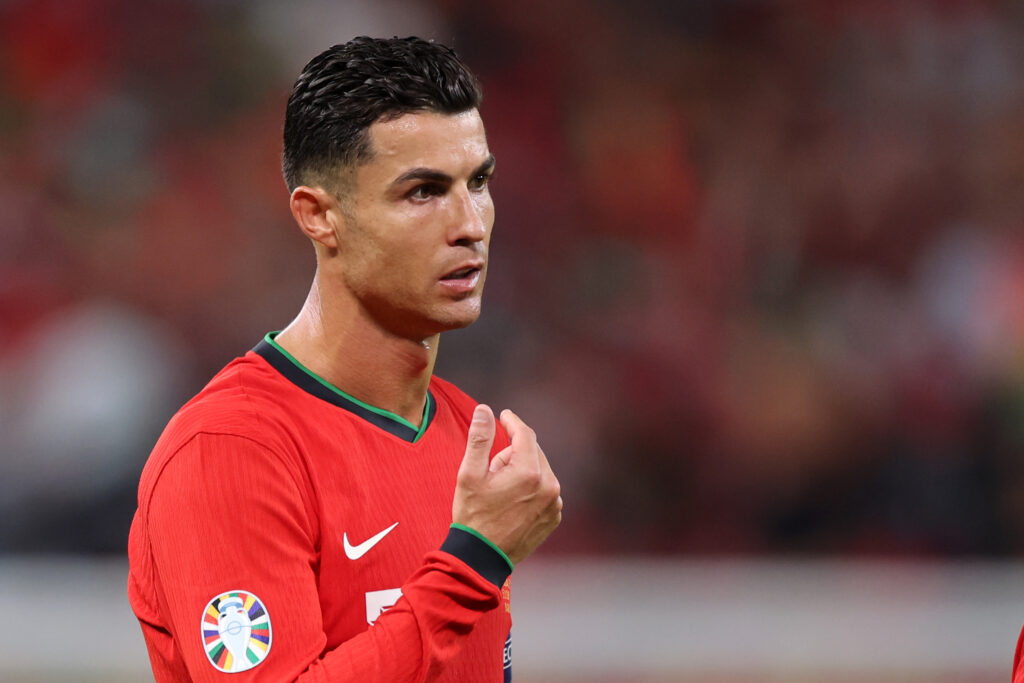 Cristiano Ronaldo con la maglia del Portogallo visibilmente deluso. (Photo by Alex Grimm/Getty Images)
