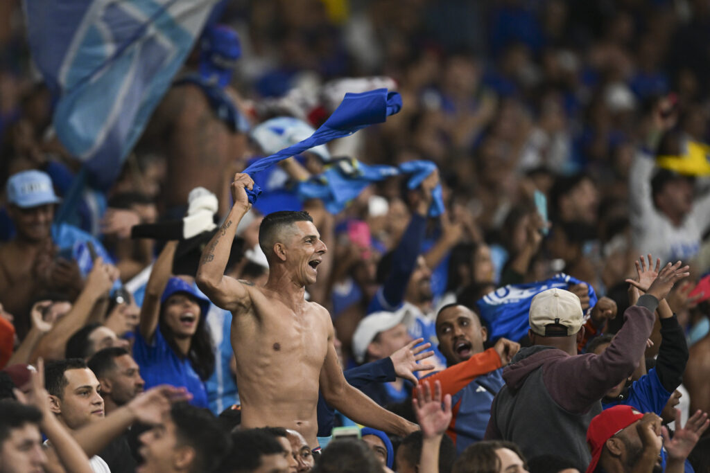 Tifosi Cruzeiro in festa al Mineirao Stadium (Foto di Pedro Vilela/Getty Images)