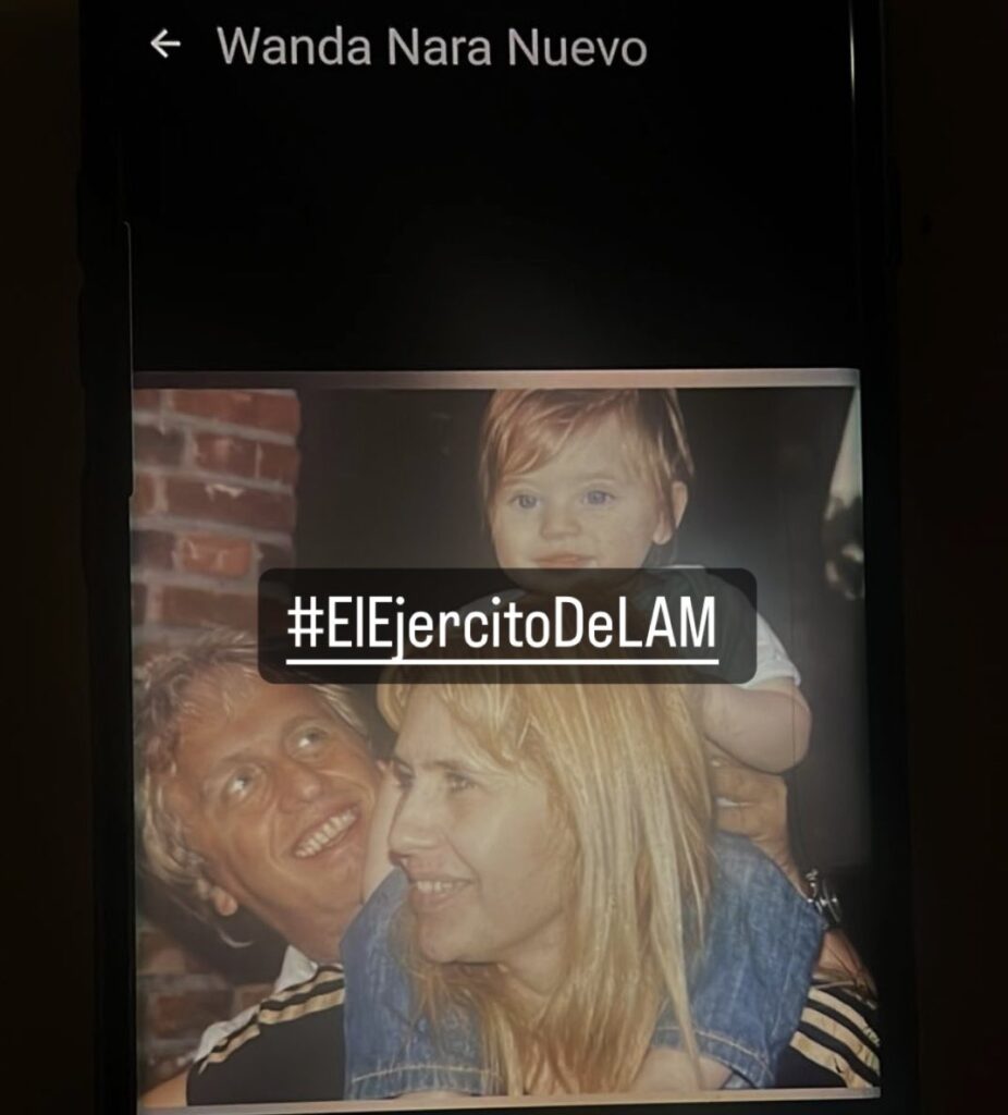 Wanda Nara ha cambiato la foto profilo su WhatsApp e Icardi non c'è più