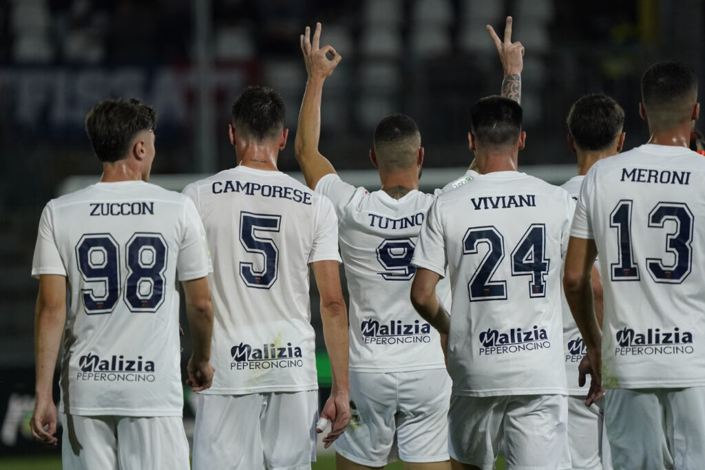 Como v Cosenza Calcio - Serie B