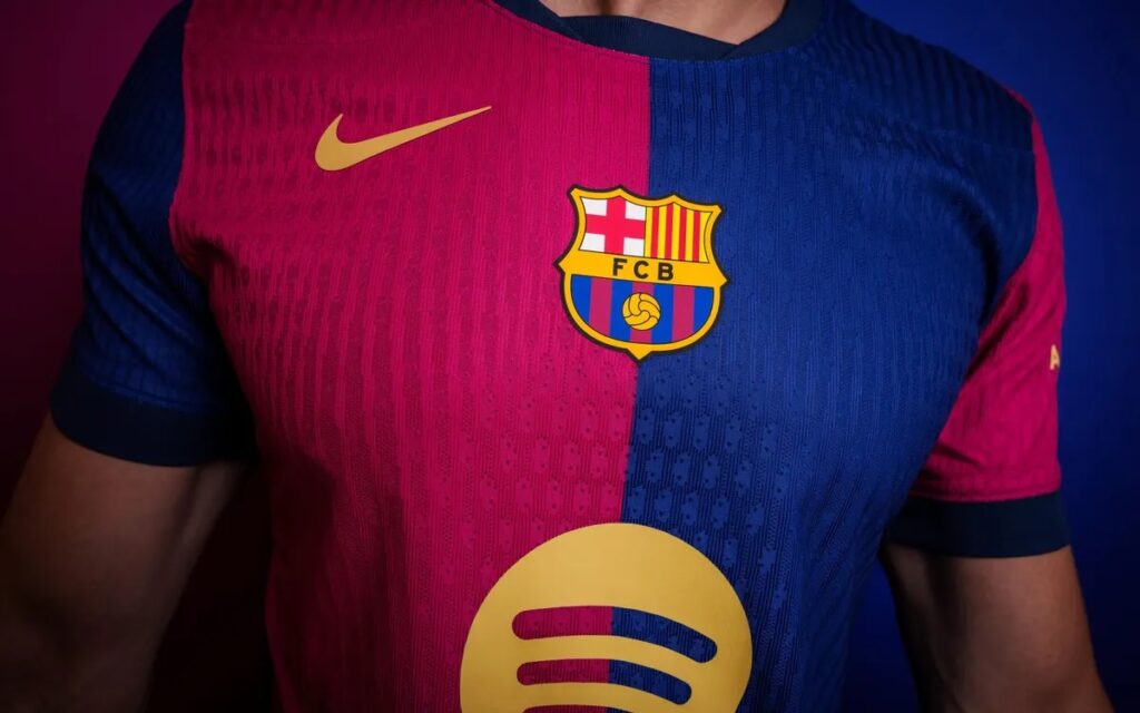 Barça, ecco la nuova prima maglia: celebra i 125 anni di storia del club