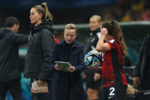Olimpiadi, il Canada sospende l'allenatrice del team di calcio femminile