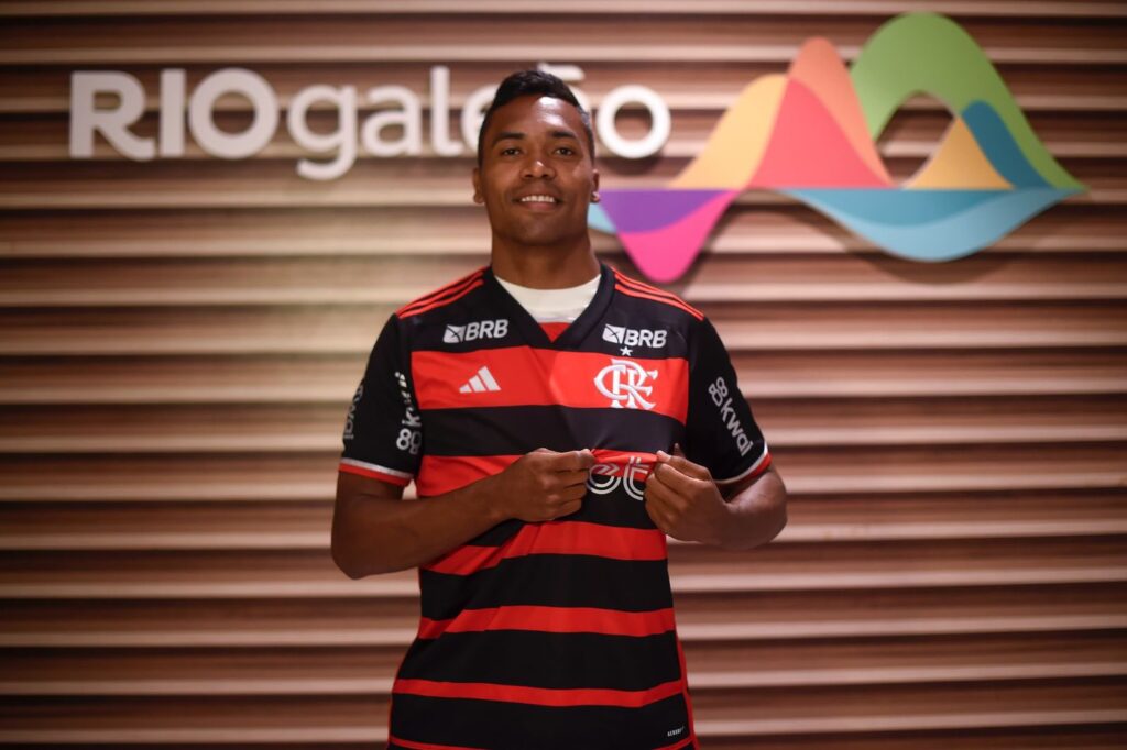 Flamengo, ecco Alex Sandro: "Indossare questa maglia è inspiegabile"