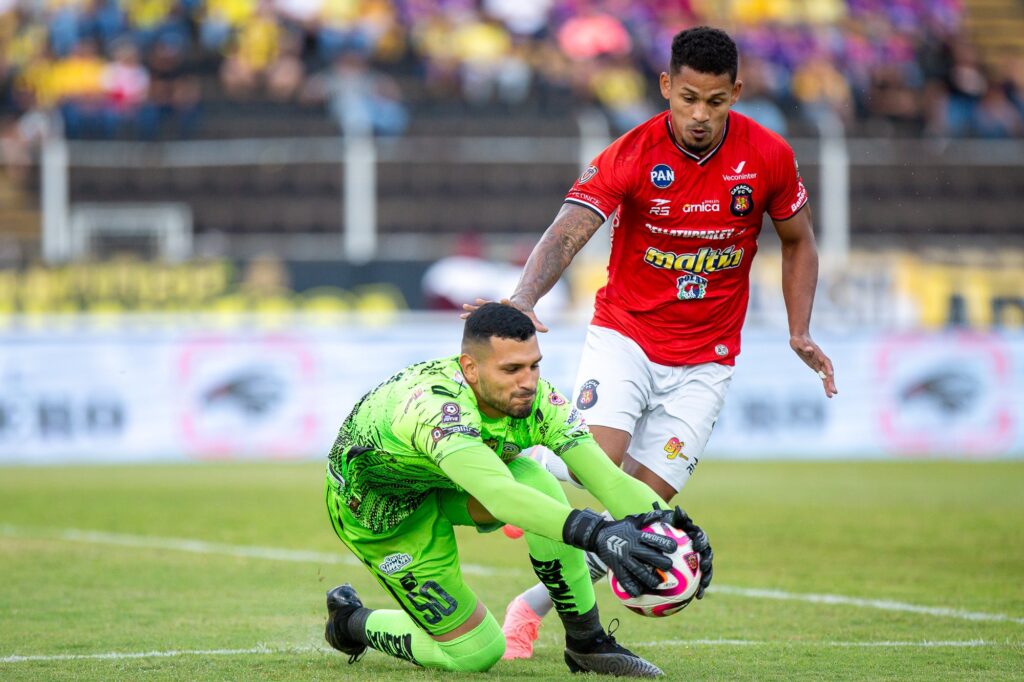 Venezuela, ecco la protesta del Caracas nel Clásico con il Deportivo Táchira