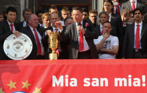 Van Gaal parla della sua salute e scherza: "Non posso più fare l'amore..."