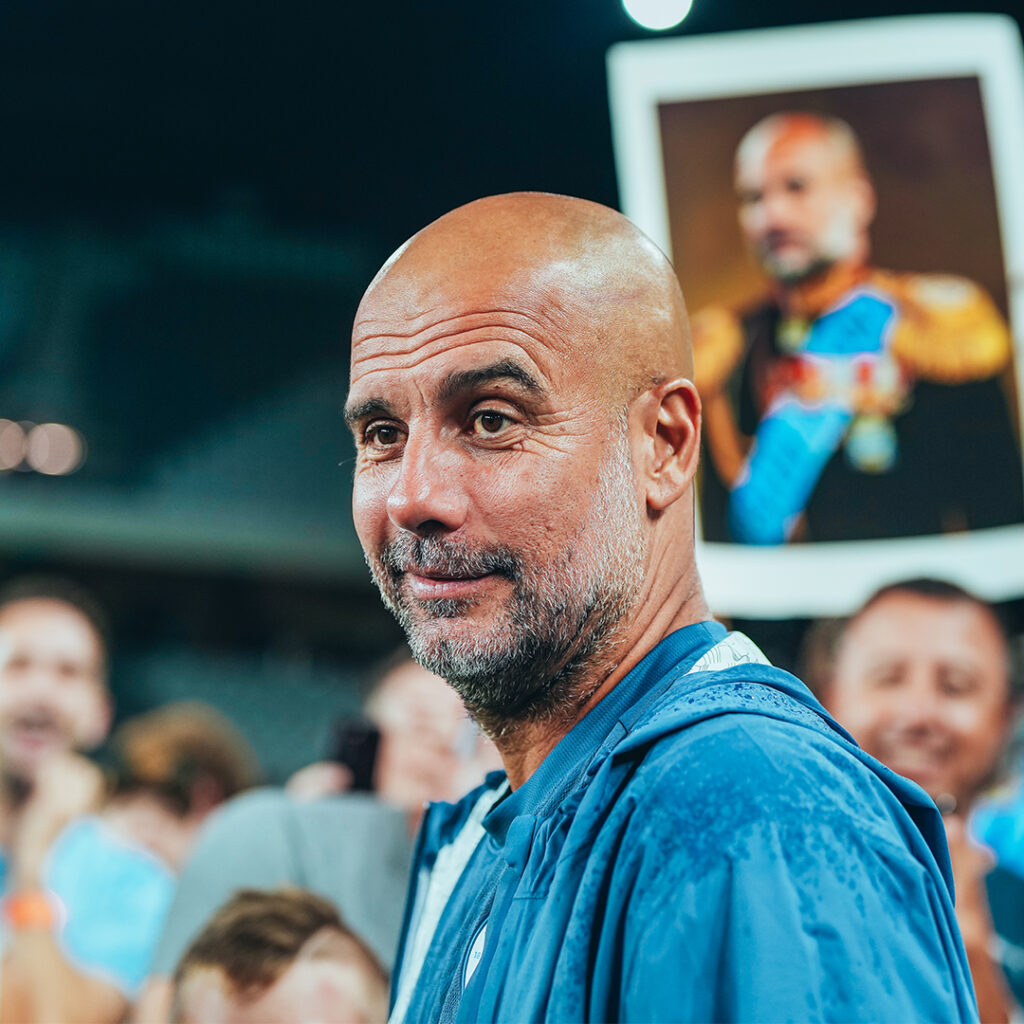 Guardiola dopo la multa sui ritardi all'intervallo: "Farò discorsi più brevi"