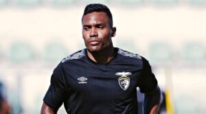 Alex Sandro si allena con il Portimonense per mantenersi in forma