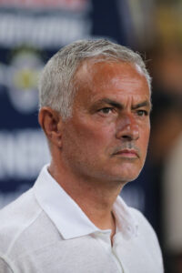 Fenerbahçe, Mourinho vince e si fa ammonire alla prima di campionato