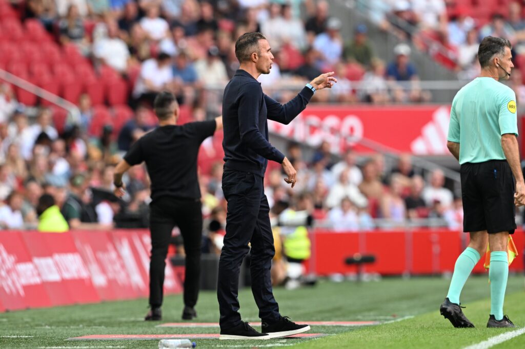 Heerenveen, il debutto da tecnico di Van Persie finisce con una sconfitta