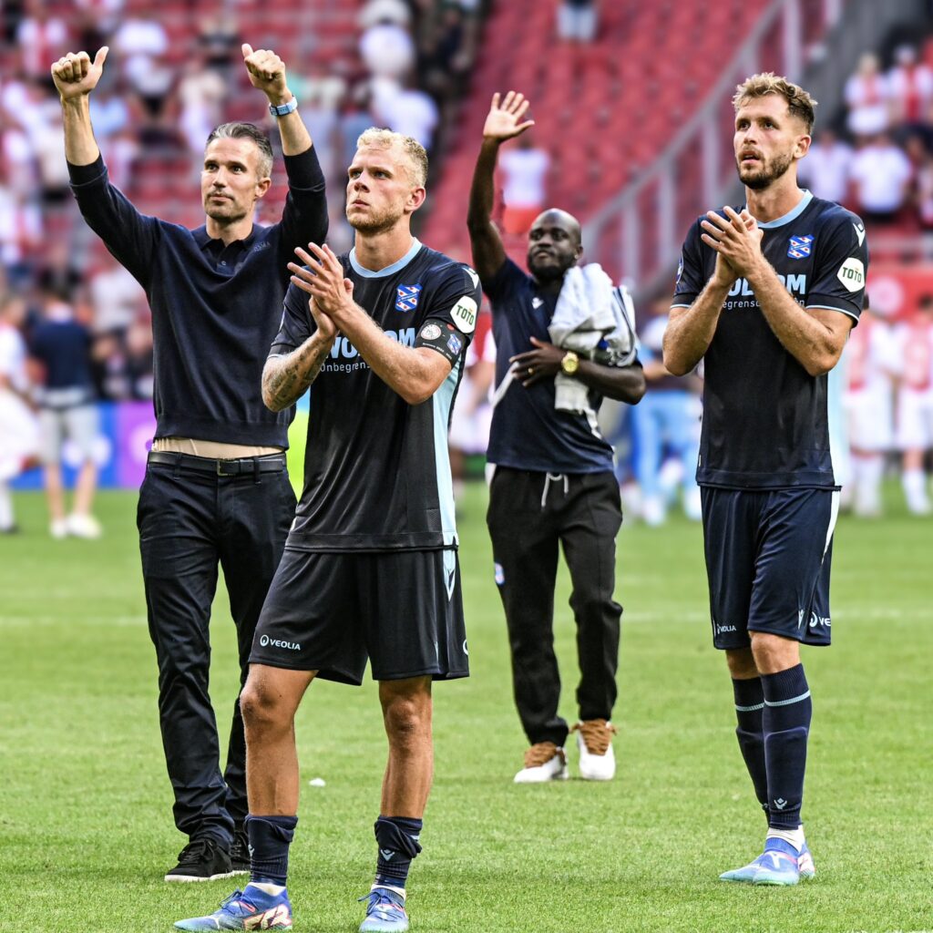 Heerenveen, il debutto da tecnico di Van Persie finisce con una sconfitta