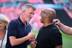 Manchester derby, Roy Keane non gradisce la guardia d'onore al City...