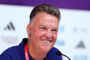 Van Gaal parla della sua salute e scherza: "Non posso più fare l'amore..."
