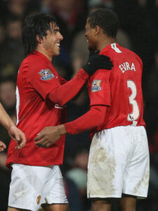 Evra racconta: "Tevez? Il peggior giocatore visto in un allenamento"