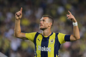 Fenerbahçe, Mourinho vince e si fa ammonire alla prima di campionato