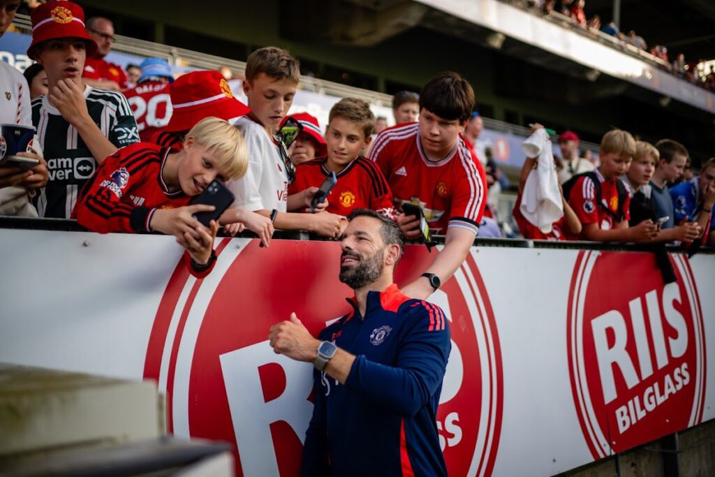 Van Nistelrooy felice: "È molto speciale tornare al Manchester United"