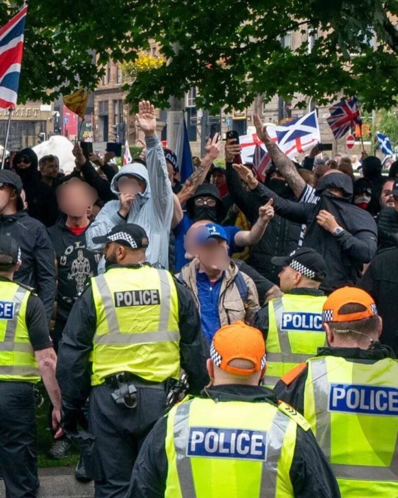 Foto Glasgow scontri