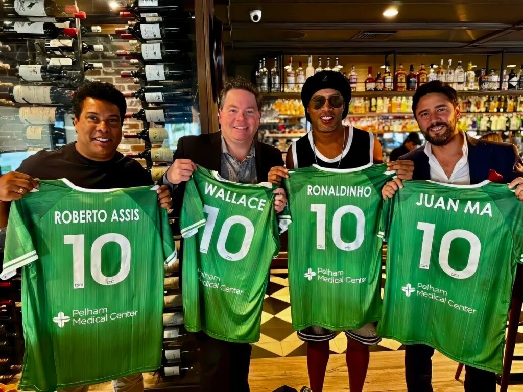 Ronaldinho nuovo azionista di una squadra di 3' divisione negli Stati Uniti