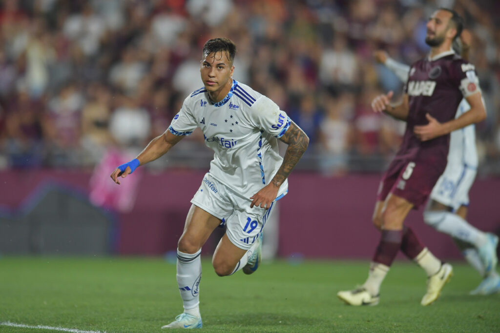 Lanus v Cruzeiro - Copa CONMEBOL Sudamericana 2024