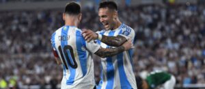 Esultanza Leo Messi e Lautaro Martinez