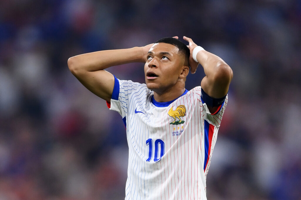 Kylian Mbappe, le donazioni sospette e l'indagine