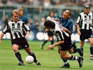 Ronaldo e Iuliano, Juventus-Inter 1998