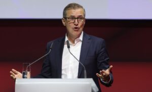 Bayern pro Mondiale per Club: "Gli stipendi non si pagano dal divano..."