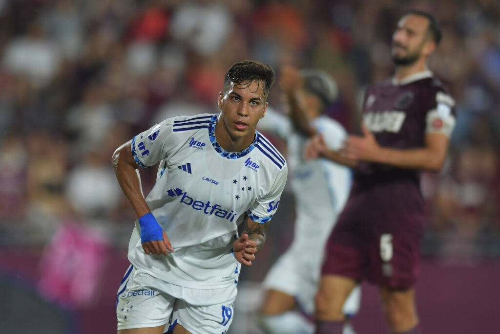 Lanus v Cruzeiro - Copa CONMEBOL Sudamericana 2024