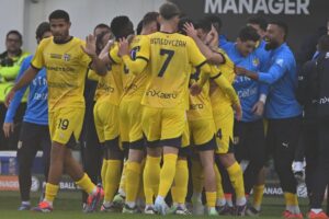 esultanza-gialloblu-in-Venezia-Parma-1-2-12a-giornata-Serie-A-2024-2025