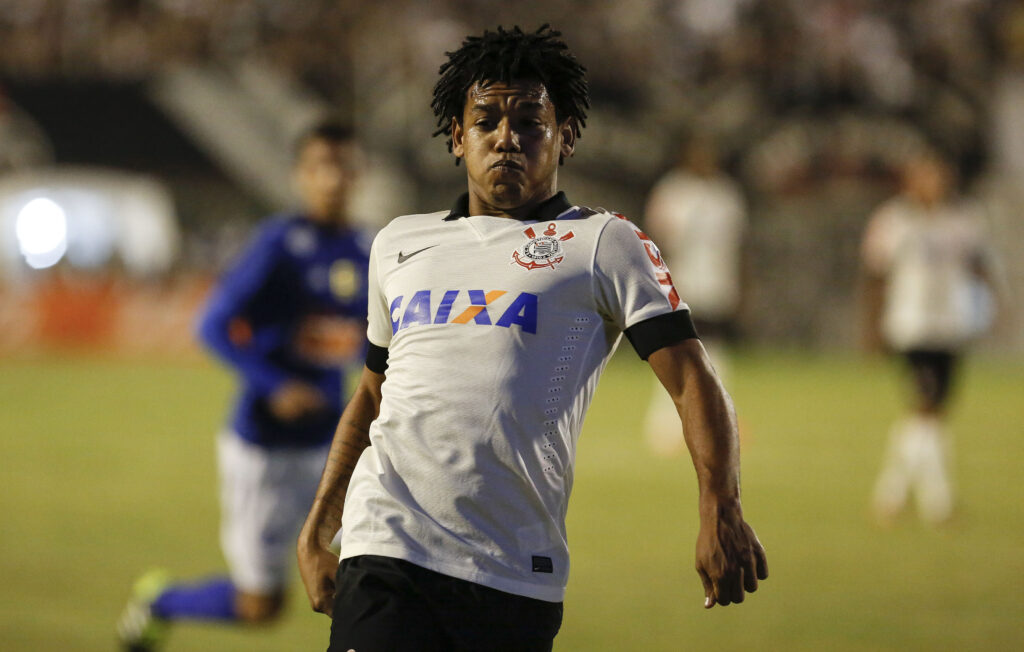 Corinthians v Cruzeiro - Brasileirao Series A 2014