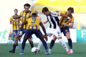 gettyimages-2178099670-594x594