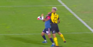 Finale incandescente nel Superclásico tra Club Nacional e Peñarol (Fonte Video Account X SportsCenter)