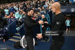 Arteta e Guardiola durante la scorsa partita fra Arsenal e City