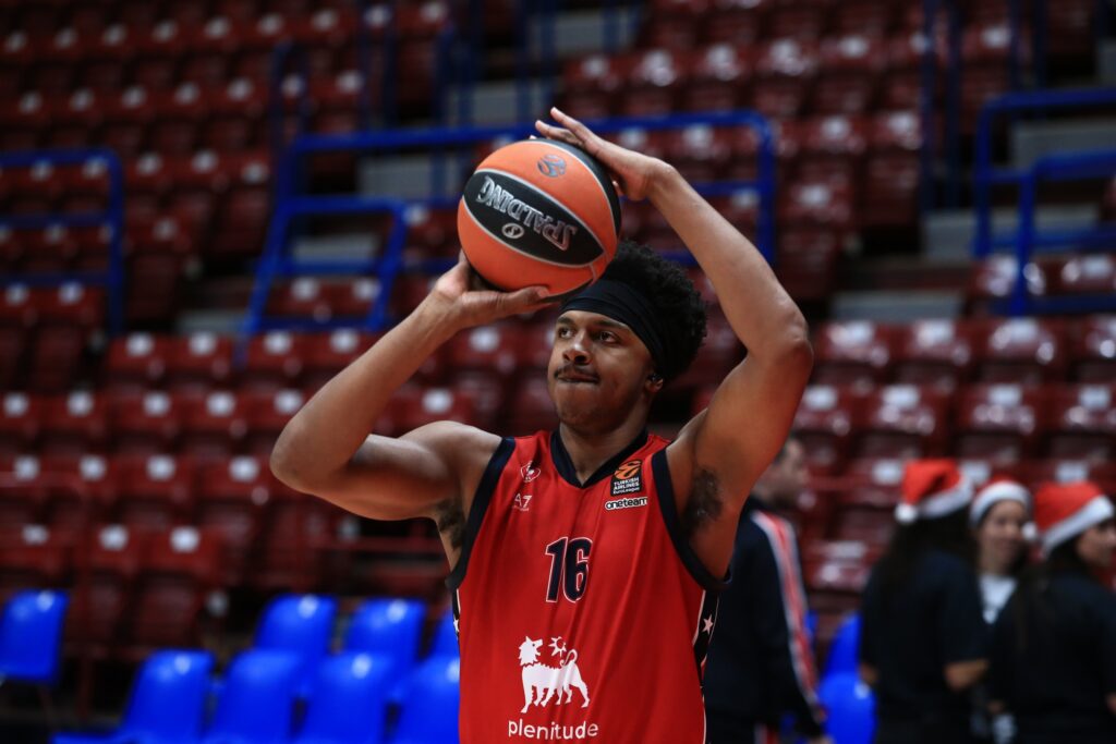 EA7 Emporio Armani Milan v FC Bayern Munich - Turkish Airlines EuroLeague