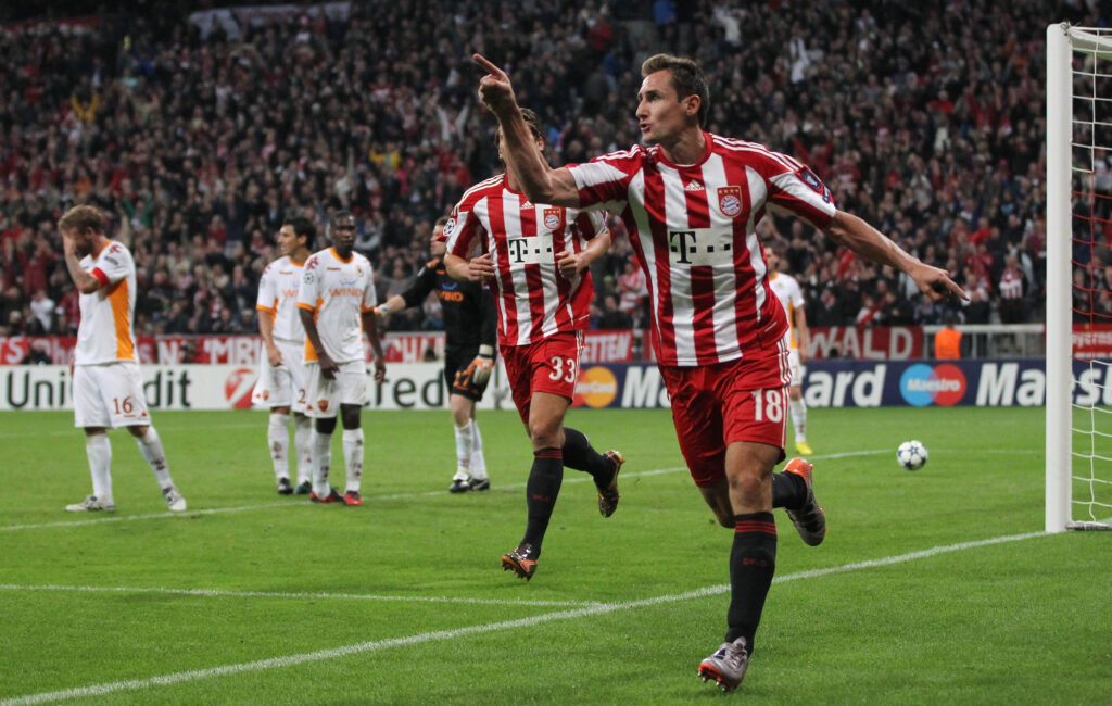 FC Bayern Muenchen v AS Roma - UEFA Champions League