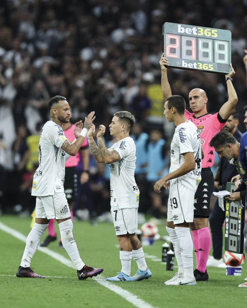 Corinthians v Santos - Campeonato Paulista 2025