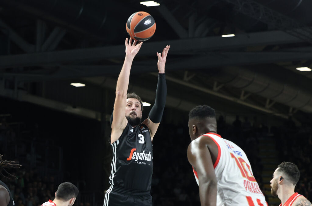 Virtus Segafredo Bologna v Olympiacos Piraeus - Turkish Airlines EuroLeague