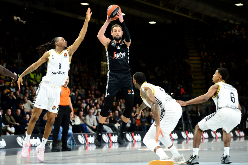 Virtus Segafredo Bologna v LDLC Asvel Villeurbanne - Turkish Airlines EuroLeague