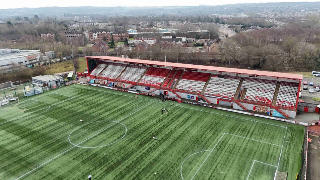 scozia-io-o-una-playstation5-clyde-condivide-foto-star-di-onlyfans