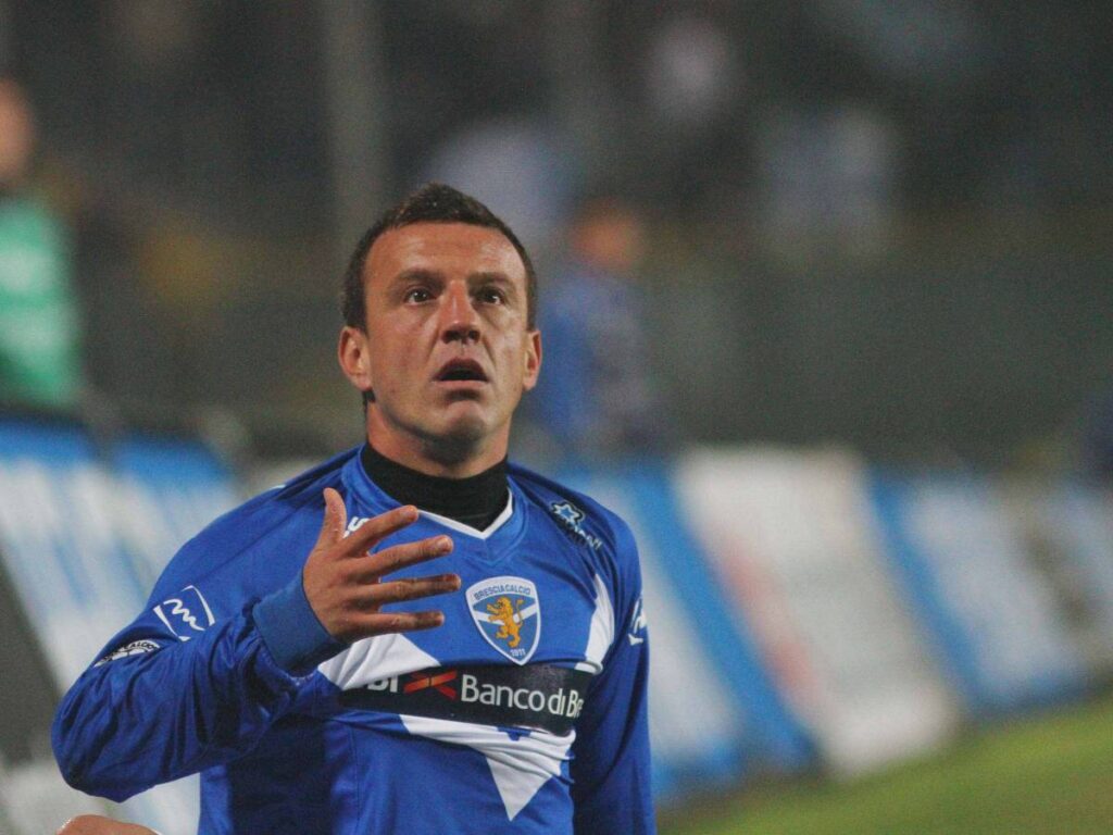 Flachi con la maglia del Brescia.
