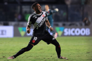 Vasco Da Gama v Santos - Brasileirao 2025