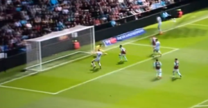 Coburn del Millwall si divora un gol fatto a porta vuota (Fonte Video Account X The92Bible)
