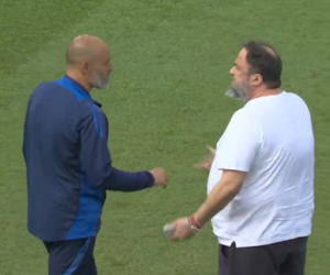 Marinakis rimprovera Nuno Espirito Santo (Nottingham Forest) rimprovera Nuno Espirito Santo (Nottingham Forest) Video Facebook Stadium Astro