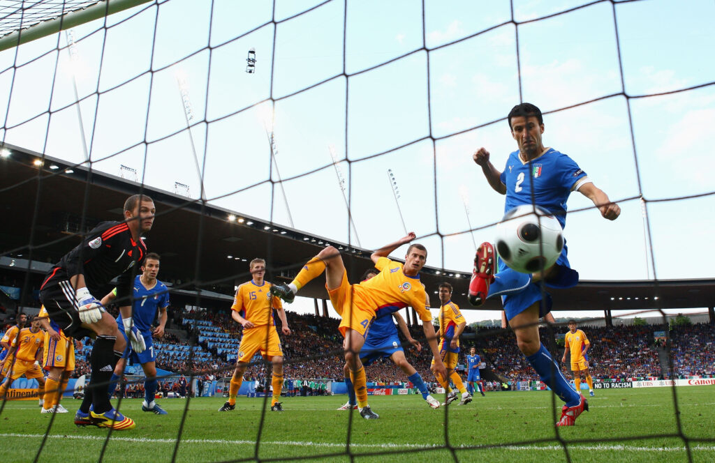 Italy v Romania - Group C Euro 2008